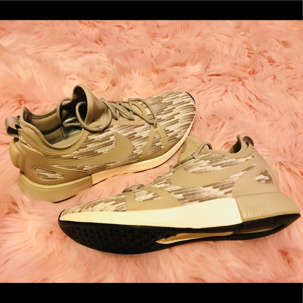 Men’s NIKE brand new